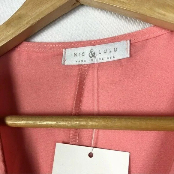 Boutique Nic & Lulu Light Pink Wrap Front Short Sleeve Blouse S - Picture 4 of 5
